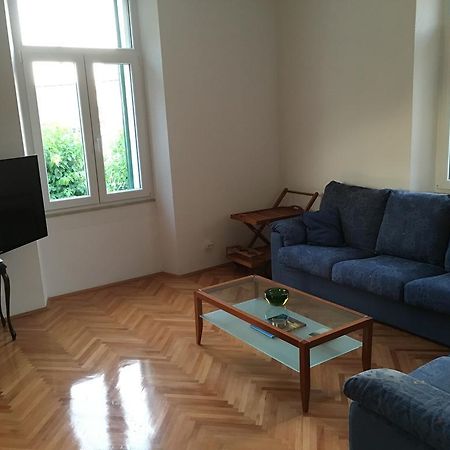 دوغي رات Apartment Kadic المظهر الخارجي الصورة